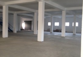 A VENDRE LOCAL INDUST 3000 M2 UTIQUE