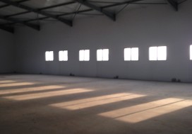 A VENDRE LOCAL INDUST 3000 M2 UTIQUE