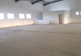A VENDRE LOCAL INDUST 3000 M2 UTIQUE