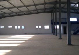 A VENDRE LOCAL INDUST 3000 M2 UTIQUE