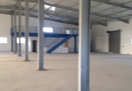 A VENDRE LOCAL INDUST 3000 M2 UTIQUE