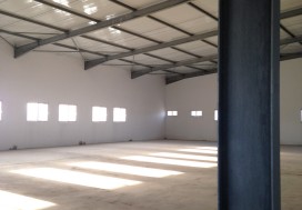 A VENDRE LOCAL INDUST 3000 M2 UTIQUE