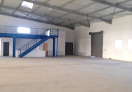 A VENDRE LOCAL INDUST 3000 M2 UTIQUE