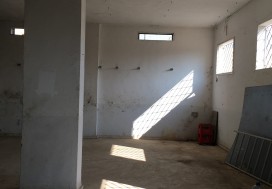 A V LOCAL COMMERC 500/1000 M2 TU OUEST