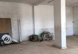 A V LOCAL COMMERC 500/1000 M2 TU OUEST