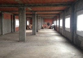 A VENDRE LOCAL 4300 M2 BATI 1000M T NORD