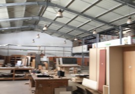 A LOUER LOCAL 1400/2750 M2 JEBEL OUST