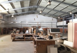 A LOUER LOCAL 1400/2750 M2 JEBEL OUST