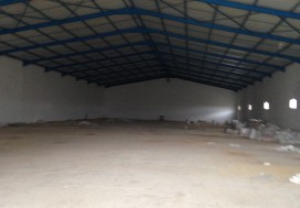 A LOUER LOCAL 6000 M2 ZON AV FISC