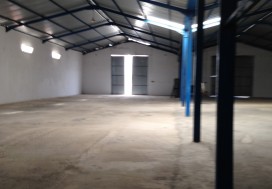 A LOUER LOCAL 1000 M2 CHARP FOUCHANA