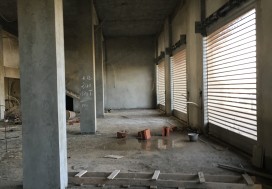 A LOUER SH ROOM 750 M2 TU OEUST