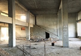 A LOUER SH ROOM 750 M2 TU OEUST