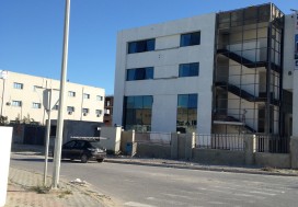 A LOUER IMMEBLE  BUREAUTIQUE 2000 M2 LAC