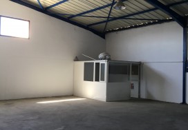 A LOUER LOCAL HS 2000 M2 TUNIS OUEST