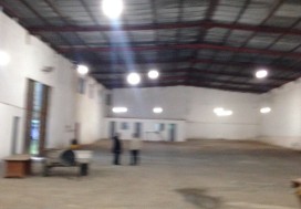 A LOUER 2 LOCAUX 1820 M2 TUN OUEST