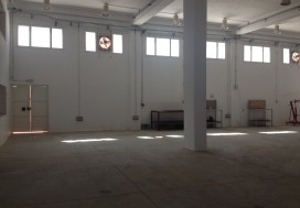 A LOUER LOCAL 600 M2 MGHIRA