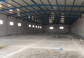 A LOUER DEPOT CHARP 2000 M2 TUN OUEST