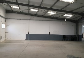 A VENDRE LOCAL 950/1148 M2 ARIANA