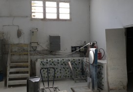 A VENDRE LOCAL 332/2500 M2 TU OUEST