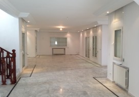 A LOUER VILLA HS ENNASR 750 M2