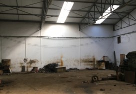 A VENDRE LOCAL 1300/2000 M2 BEN AROUS