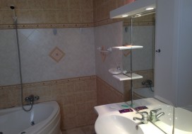 A LOUER VILLA HS ENNASR 750 M2