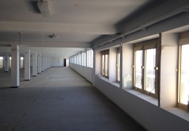 A LOUER LOCAL 4500 M2 CHARGUIA