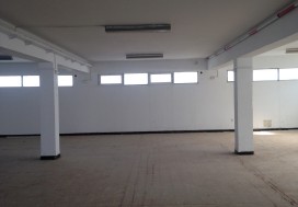 A LOUER LOCAL 4500 M2 CHARGUIA