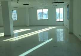A LOUER LOCAL THS 1300 M2 CHARGUIA