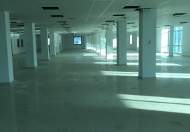 A LOUER LOCAL THS 1300 M2 CHARGUIA