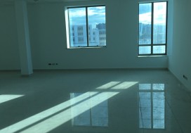 A LOUER LOCAL THS 1300 M2 CHARGUIA