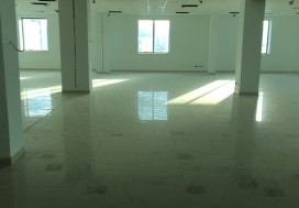 A LOUER LOCAL THS 1300 M2 CHARGUIA