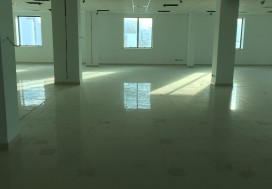 A LOUER LOCAL THS 1300 M2 CHARGUIA