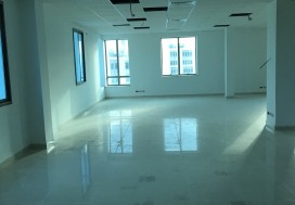 A LOUER LOCAL THS 1300 M2 CHARGUIA