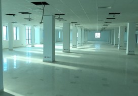 A LOUER LOCAL THS 1300 M2 CHARGUIA