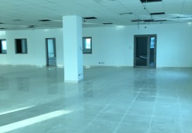 A LOUER LOCAL THS 1300 M2 CHARGUIA