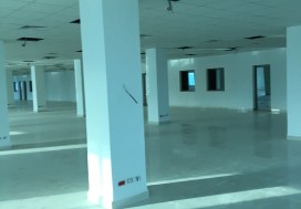 A LOUER LOCAL THS 1300 M2 CHARGUIA
