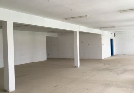 A LOUER LOCAL 2300 M2 CHARGUIA