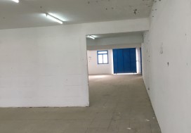 A LOUER LOCAL 2300 M2 CHARGUIA