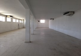 A LOUER LOCAL 800 M2 R+1 CHARGUIA