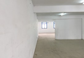A LOUER LOCAL 2300 M2 CHARGUIA