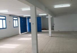 A LOUER LOCAL 2300 M2 CHARGUIA