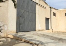 A LOUERLOCAL 2200 M2 TUNIS NORD