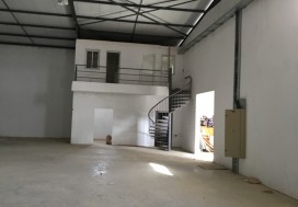A LOUERLOCAL 2200 M2 TUNIS NORD