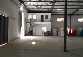 A LOUERLOCAL 2200 M2 TUNIS NORD