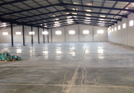 A LOUER LOCAL 3600 M2 A GROMBALIA