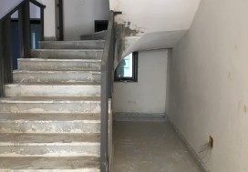 A LOUER LOCAL COMMERC 600 M2 DIV LAC 2