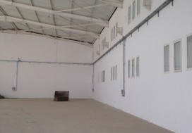 A LOUER  DEPOT A MGHIRA 2700 M2