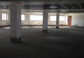 A LOUER IMMEUBLE 2800 M2 LAC