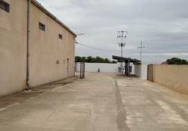 A LOUER LOCAL INDUSTR 2700 M2 TUN OUEST